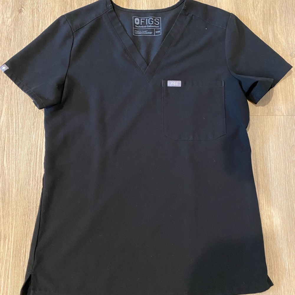 Figs set - XXS Catarina one pocket top. XS Kade Cargo pants